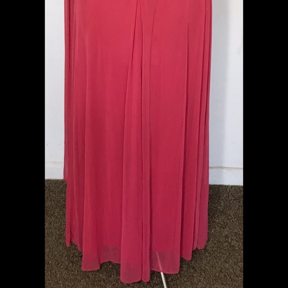 Formal gown - Picture 4 of 4